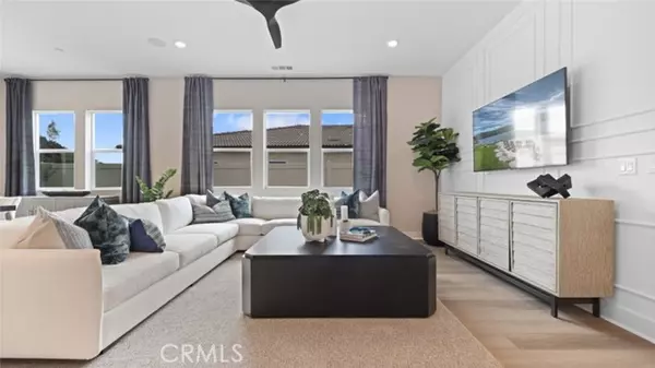 Valencia (santa Clarita), CA 91354,29340 Camino Salto