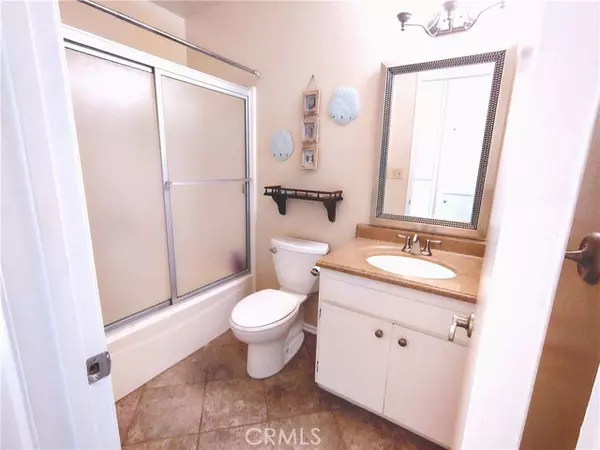 Newhall (santa Clarita), CA 91321,26373 Oak Highland Drive #E