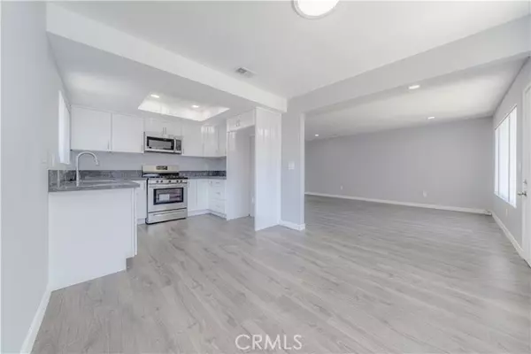 2726 W Orion Avenue, Santa Ana, CA 92704