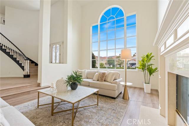 20 Meadow Wood Drive, Laguna Hills, CA 92679