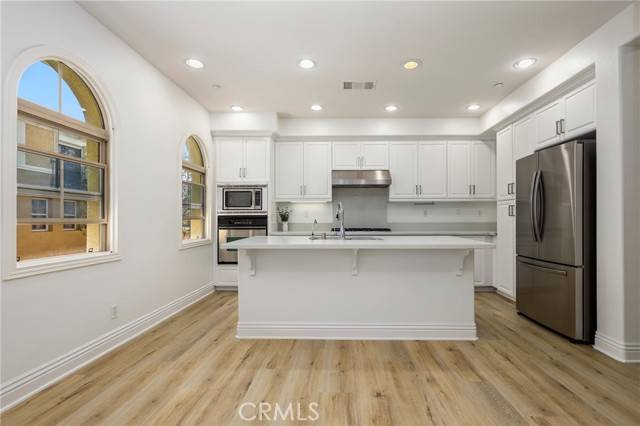 Irvine, CA 92620,211 Groveland