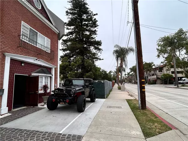 Santa Ana, CA 92701,1008 N Ross Street