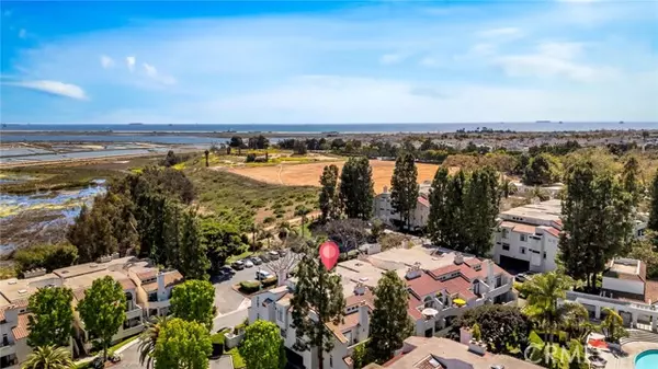 Huntington Beach, CA 92649,5145 Tortuga Drive #209