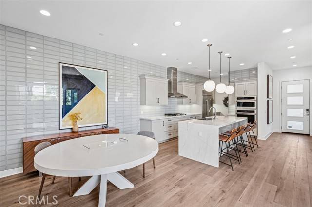 Irvine, CA 92618,265 Sawbuck
