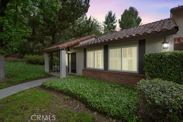 Agoura Hills, CA 91301,27556 Rondell Street