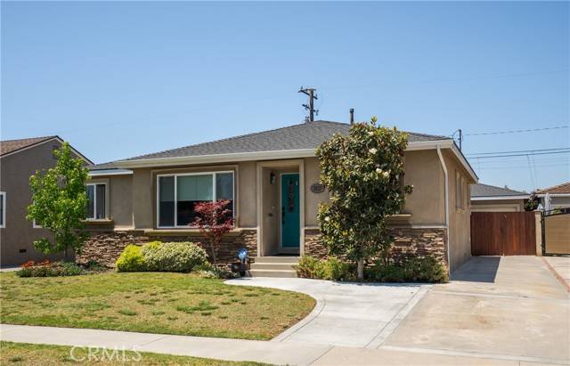 3823 Carfax Avenue, Long Beach, CA 90808