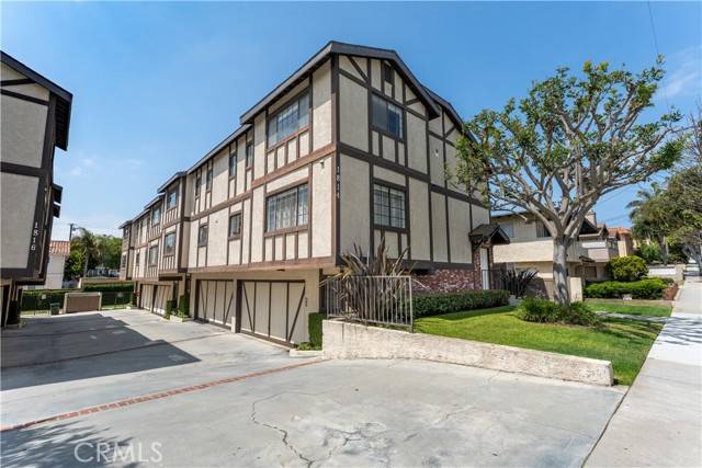 Redondo Beach, CA 90278,1814 Grant Avenue #7