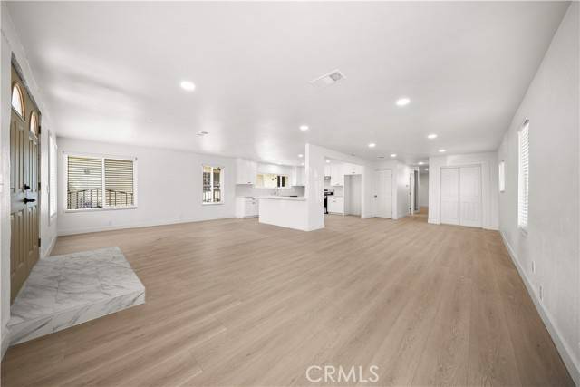 Los Angeles, CA 90043,5832 6th Avenue