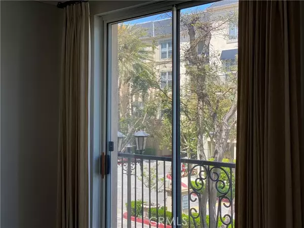 Irvine, CA 92612,2268 Watermarke Place