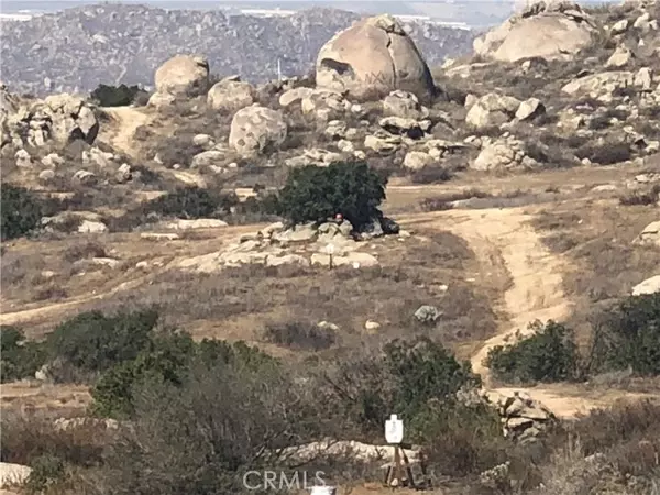 1 McIntyre, Homeland, CA 92585