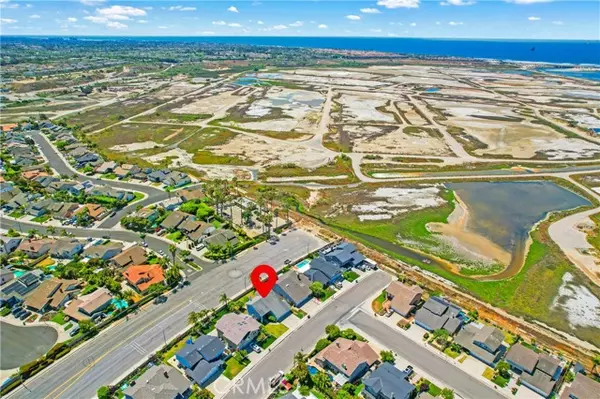 Huntington Beach, CA 92648,18202 Foss Lane