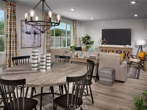 Lake Elsinore, CA 92532,19509 Hanging Rock Road