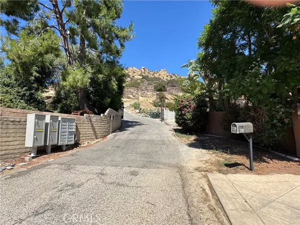 Chatsworth (los Angeles), CA 91311,8 Thompson Avenue