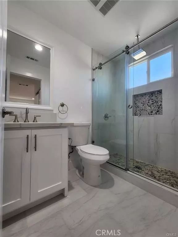 North Hollywood (los Angeles), CA 91605,11918 Dehougne #2