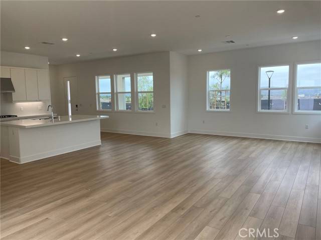 Irvine, CA 92618,428 Loon