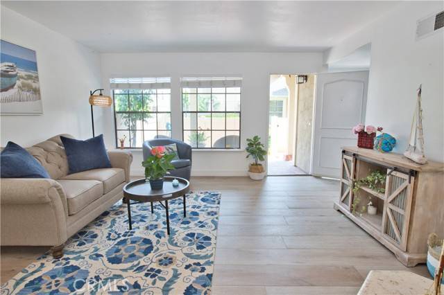 Huntington Beach, CA 92649,16102 WARMINGTON Lane #15