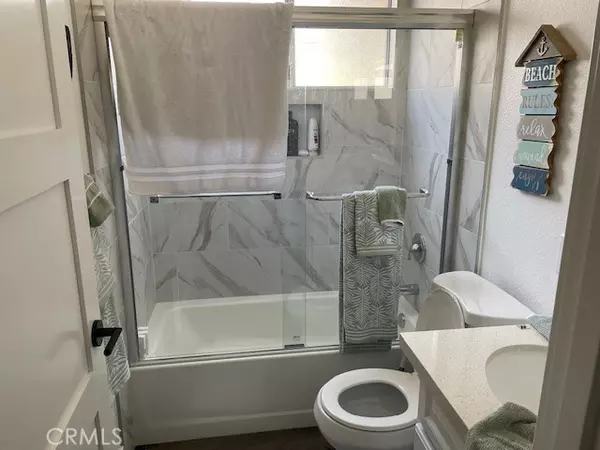 Laguna Woods, CA 92637,2299 Via Puerta #F