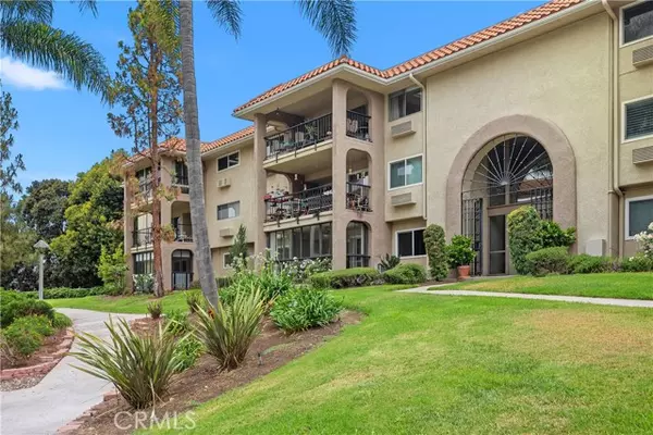 Laguna Woods, CA 92637,3241 San Amadeo #1G
