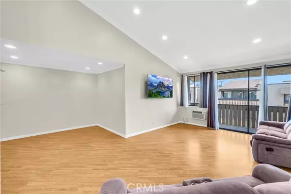 Long Beach, CA 90807,4170 Elm Avenue #304