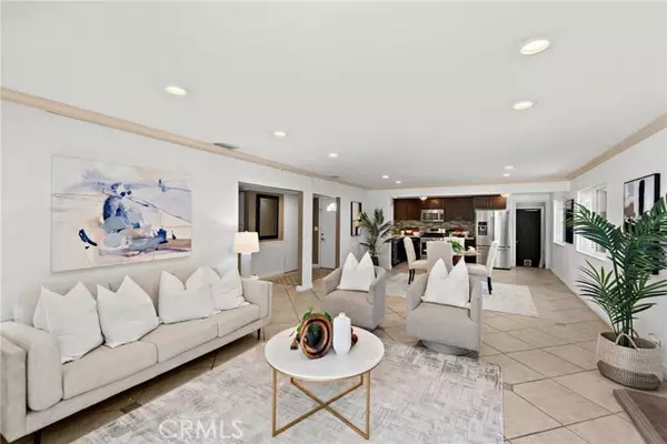 Lake Forest (el Toro), CA 92630,23076 Dune Mear Road
