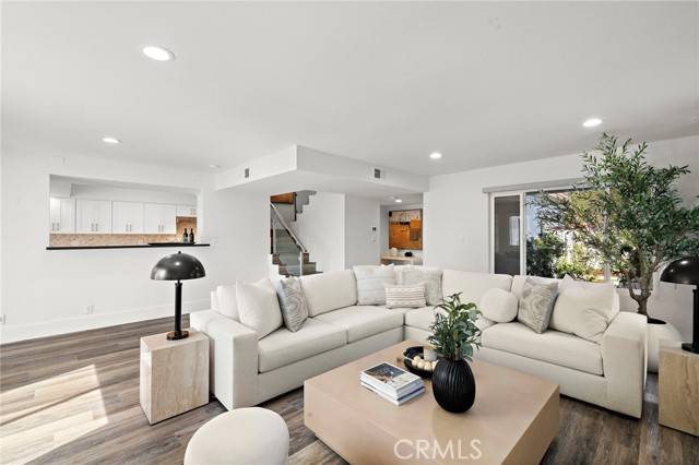 Irvine, CA 92612,33 Seton Road