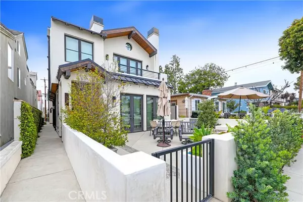 Corona Del Mar (newport Beach), CA 92625,519 Larkspur Avenue