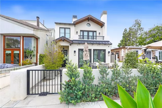 Corona Del Mar (newport Beach), CA 92625,519 Larkspur Avenue