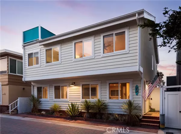 Surfside (seal Beach), CA 90743,29 Surfside Avenue #B