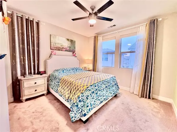 71 Cartwheel, Irvine, CA 92618