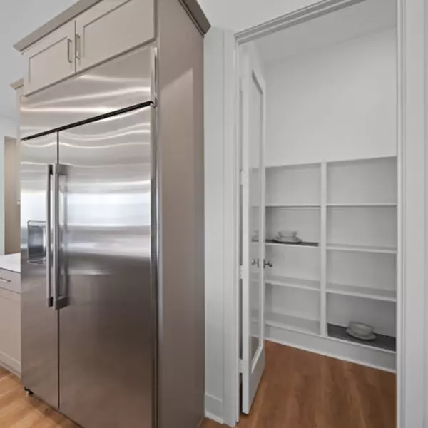 Valencia (santa Clarita), CA 91354,29626 Corte Ballenas