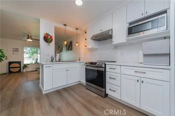 521 S Lyon Street #11, Santa Ana, CA 92701