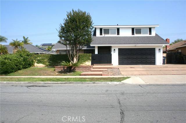 23132 El Caballo Street, Lake Forest (el Toro), CA 92630