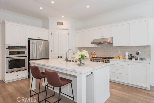 Irvine, CA 92620,50 Tollson