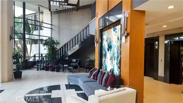San Diego, CA 92101,700 W Harbor Drive #1803
