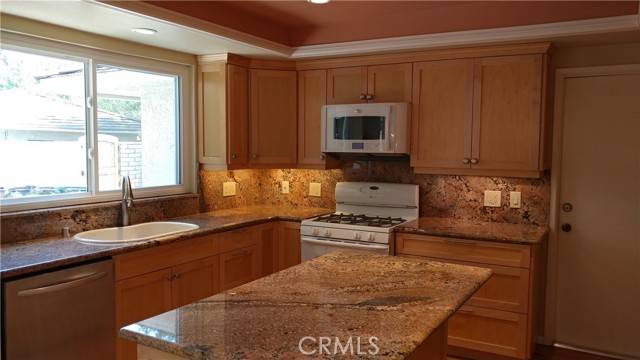 Irvine, CA 92612,17305 Rosewood