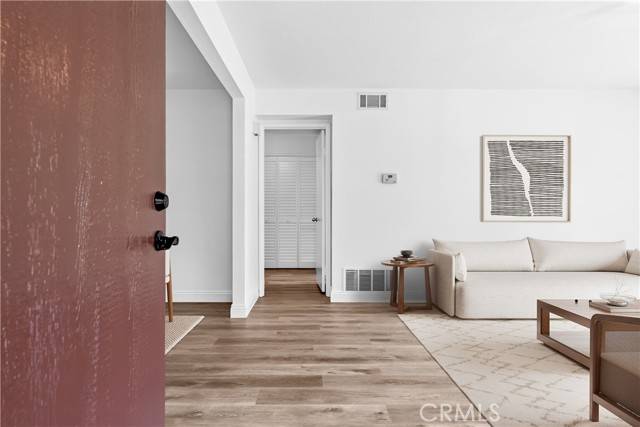 Irvine, CA 92614,44 Clearbrook