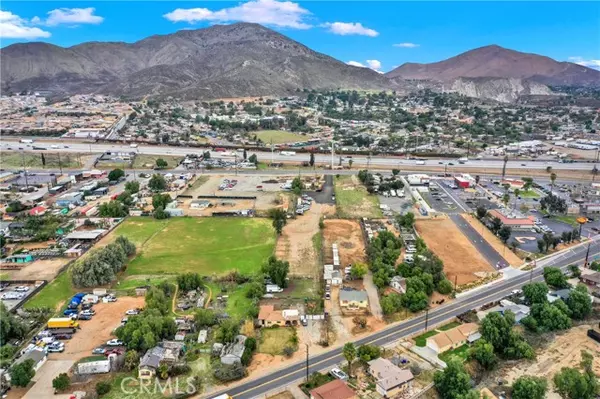 Jurupa Valley, CA 92509,7081 Valley Way