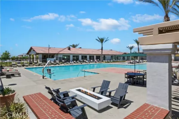 Fontana, CA 92336,16707 Island Oak Street