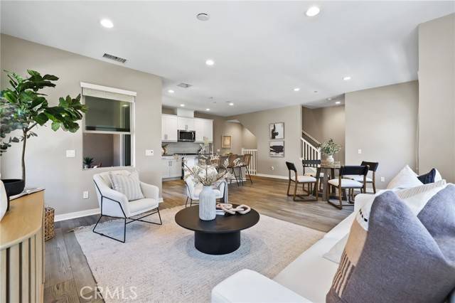 Lake Forest (el Toro), CA 92610,109 Alder Ridge