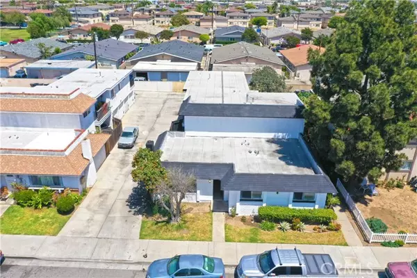 Huntington Beach, CA 92647,17412 Dairyview Circle