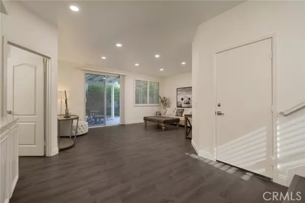 Costa Mesa, CA 92626,3120 Tara