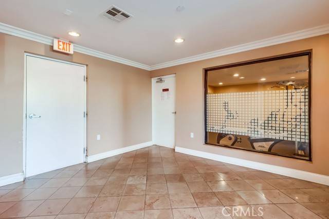 North Hollywood (los Angeles), CA 91605,6938 Laurel Canyon Boulevard #101