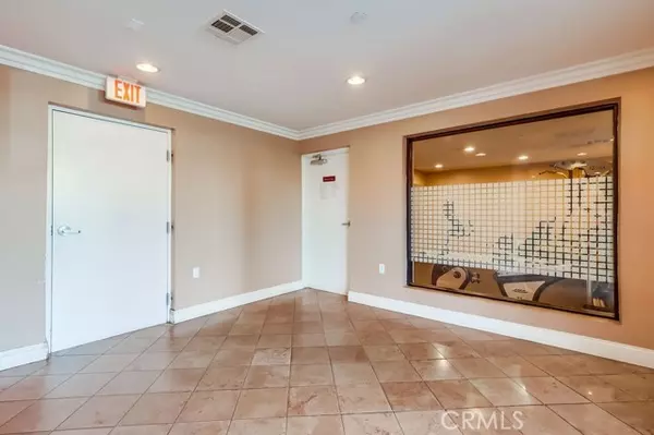 North Hollywood (los Angeles), CA 91605,6938 Laurel Canyon Boulevard #101