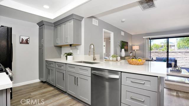 Lake Forest (el Toro), CA 92630,25191 Oak Canyon Lane #2