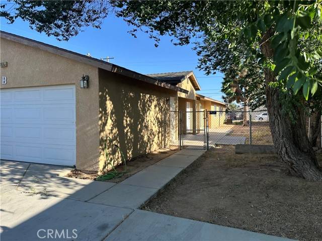 16585 Pine Street, Hesperia, CA 92345