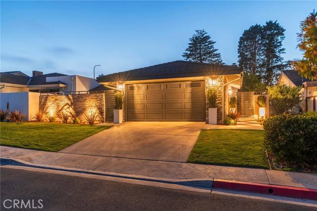 Corona Del Mar (newport Beach), CA 92625,35 Beachcomber Drive