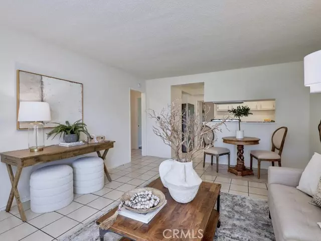 17121 Mcfadden Avenue #11, Tustin, CA 92780