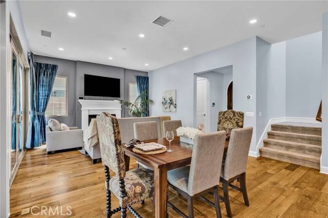 Irvine, CA 92602,66 English Saddle