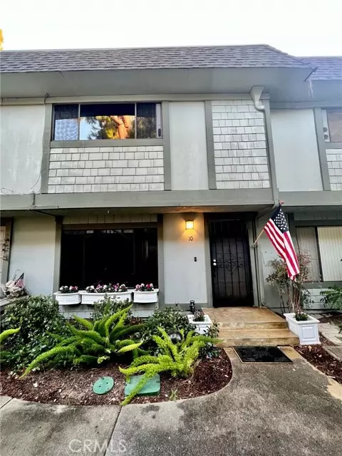 229 W Wilson Street #10, Costa Mesa, CA 92627
