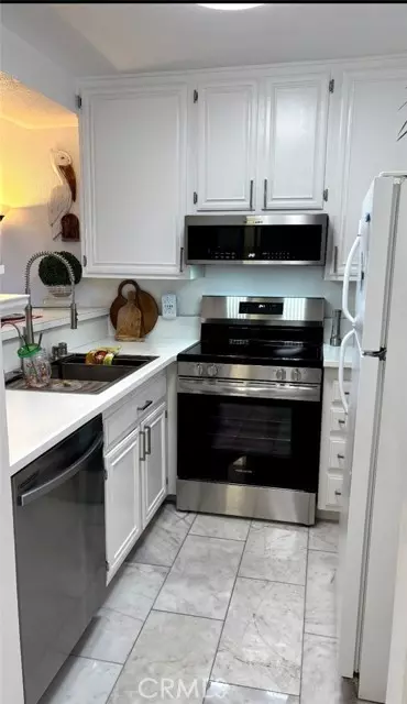 San Diego, CA 92119,6924 Hyde Park Drive #106